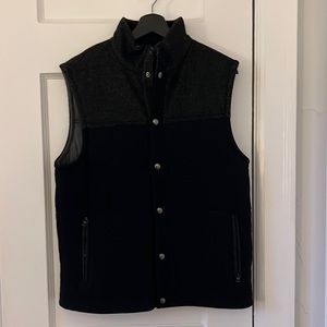 Banana Republic Men’s Flannel Vest